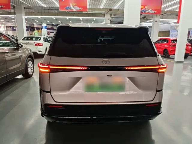 Toyota BoZhi 3X — Фото автомобиля 5