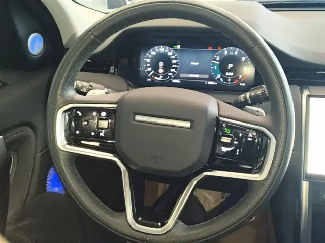 Land Rover Discovery Sport — Фото автомобиля 10