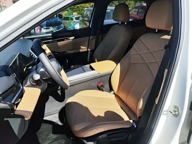 Geely Galaxy L6 — Фото автомобиля 14