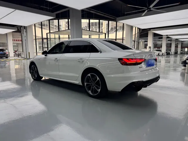 Audi A4L — Фото автомобиля 14