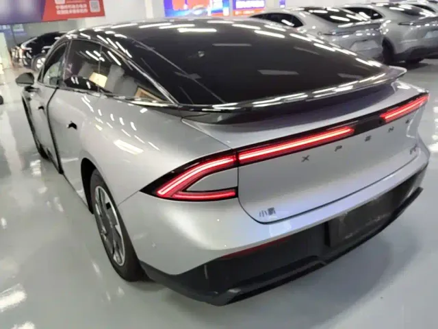 Xpeng P7+ — Фото автомобиля 4