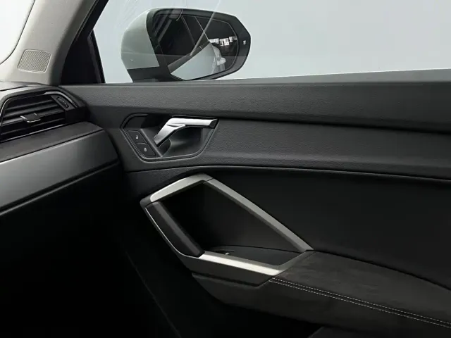Audi Audi Q3 2022 35 TFSI Fashion Dynamic — Фото автомобиля 11