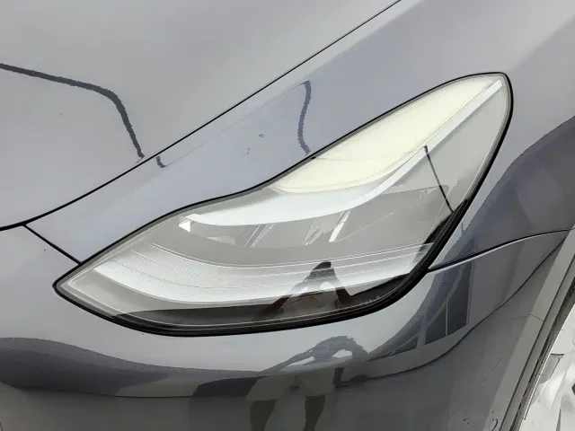 Tesla Model Y — Фото автомобиля 3