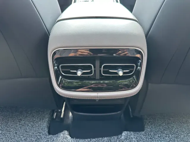 Geely Boyue L — Фото автомобиля 17