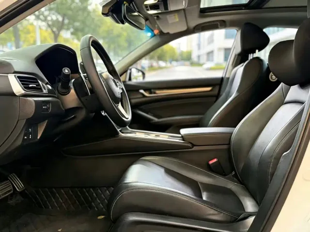 Honda Accord — Фото автомобиля 9