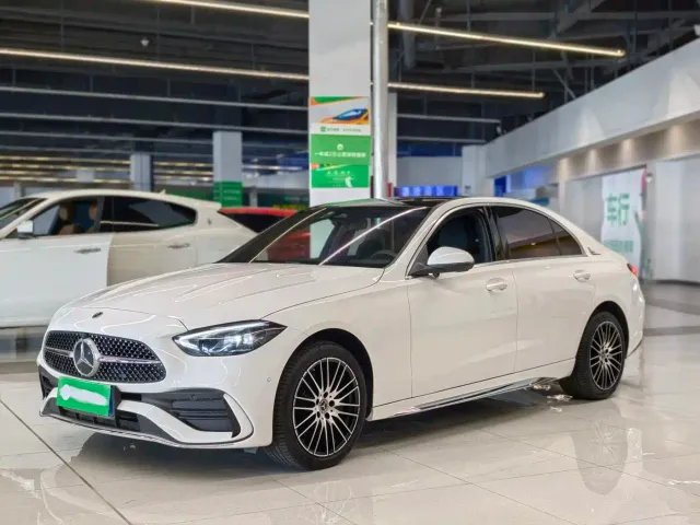 Фотография автомобиля — Mercedes-Benz C-Class
