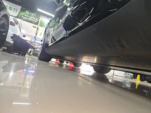 Tesla Model Y — Фото автомобиля 21