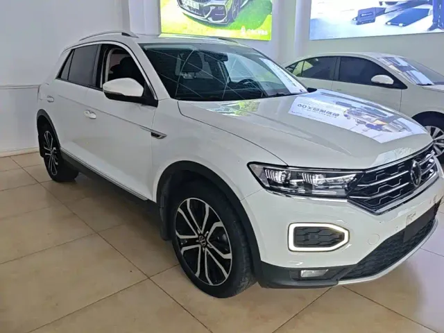 Volkswagen T-Roc — Фото автомобиля 3