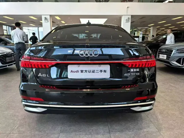 Audi A6L — Фото автомобиля 8