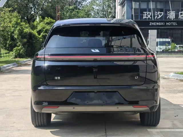 Li Auto L7 — Фото автомобиля 6