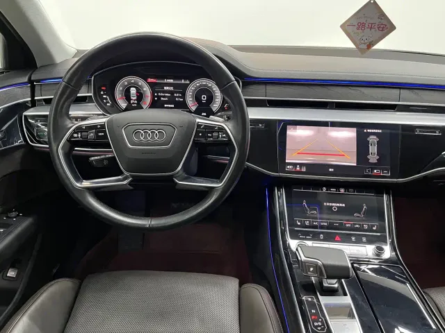 Audi A8 — Фото автомобиля 13