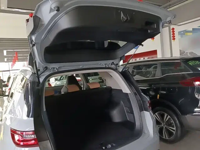 Geely Haoyue PRO — Фото автомобиля 18