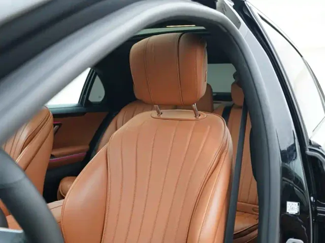 Mercedes-Benz S-Class — Фото автомобиля 10