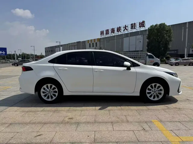 Toyota Corolla — Фото автомобиля 8