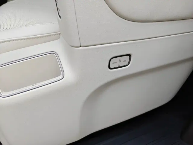 Li Auto Li Auto MEGA 2024 Ultra — Фото автомобиля 7