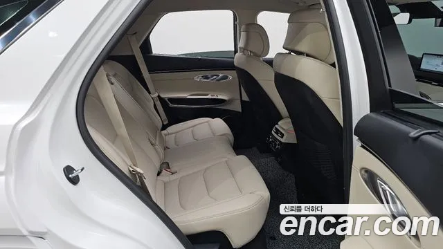 Genesis GV70 — Фото автомобиля 11