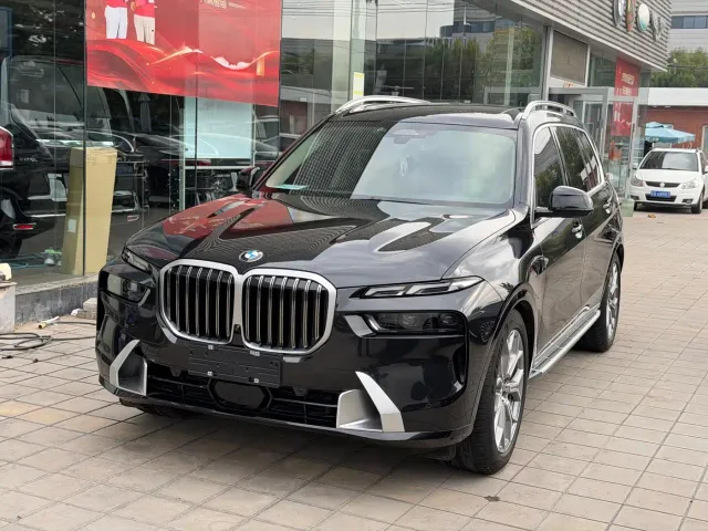 Фотография автомобиля — BMW X7