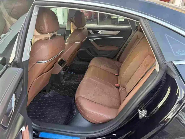 Audi A7L — Фото автомобиля 5