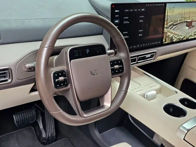 Li Auto MEGA — Фото автомобиля 12