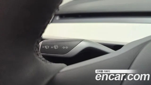Tesla Model Y — Фото автомобиля 15