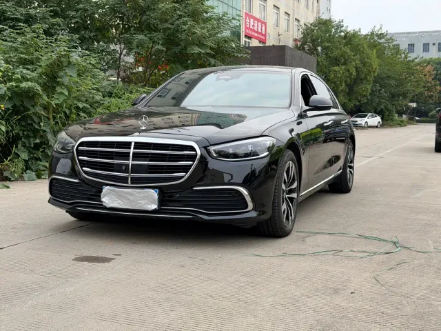 Фотография автомобиля — Mercedes-Benz S-Class