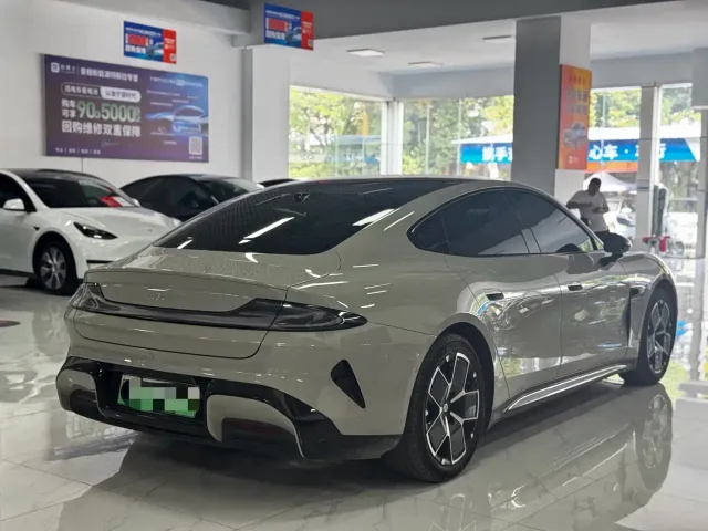 Xiaomi SU7 — Фото автомобиля 13