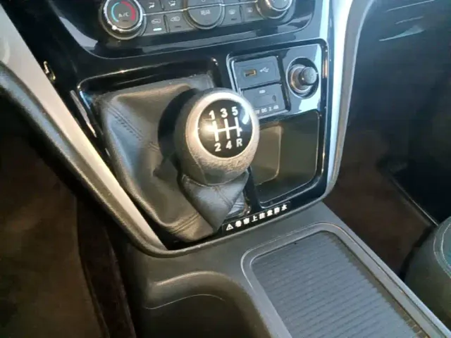 JAC Refine M3 — Фото автомобиля 13