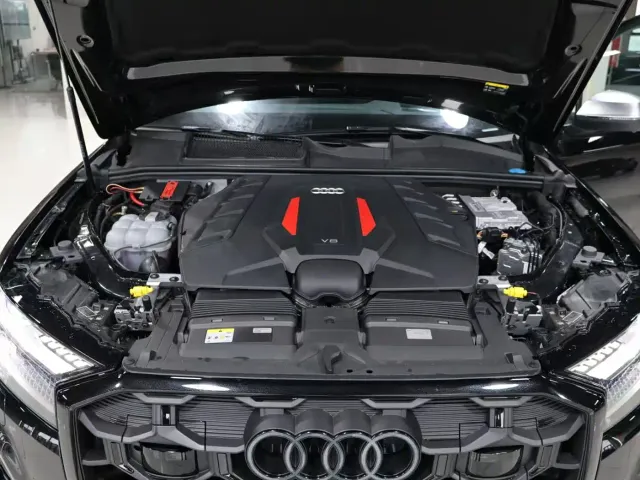 Audi SQ7 — Фото автомобиля 6