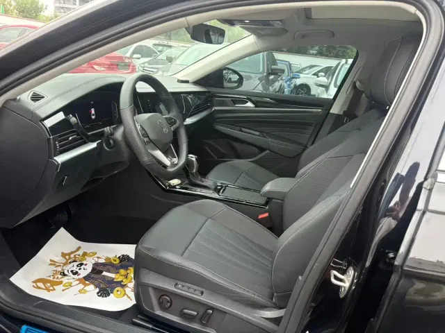 Volkswagen Passat — Фото автомобиля 4