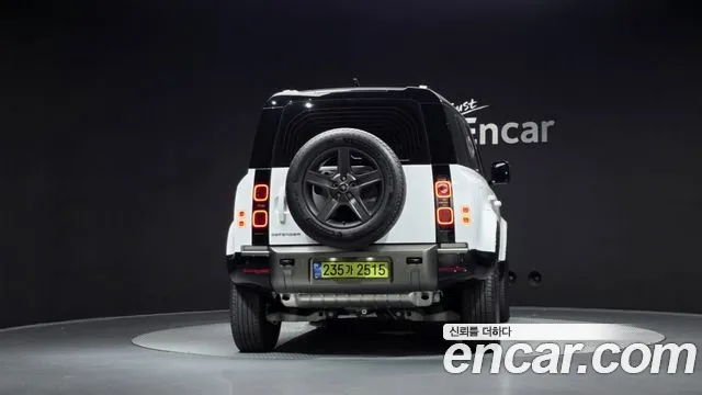 Land Rover Defender — Фото автомобиля 4