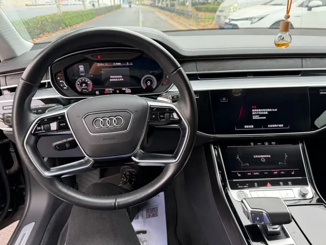 Audi A8 — Фото автомобиля 15