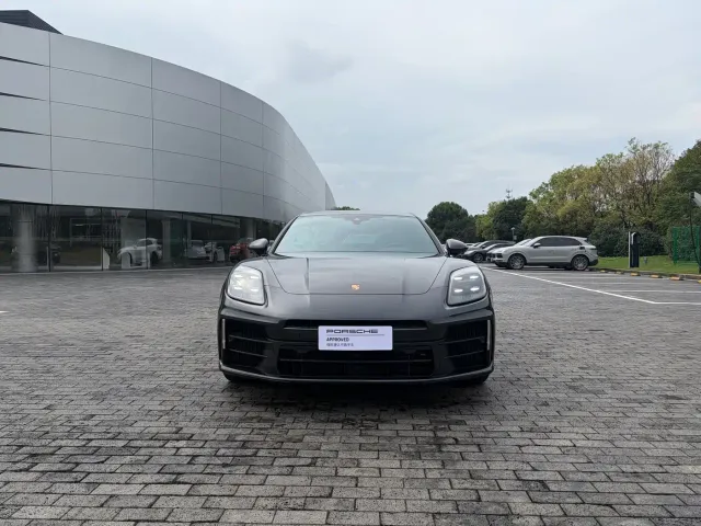 Porsche Panamera — Фото автомобиля 2