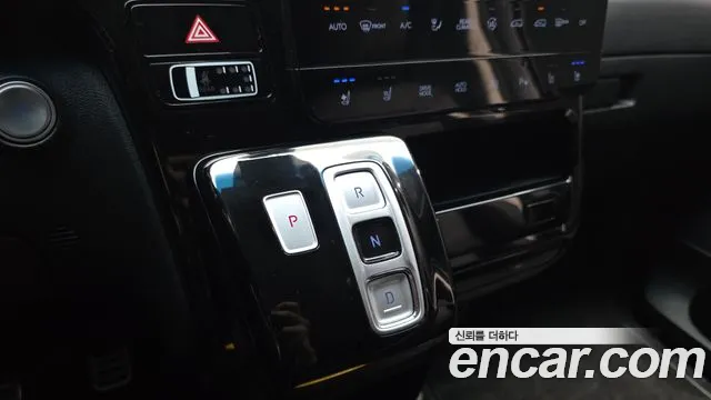 Hyundai Staria Staria 4WD Lounge 9 мест — Фото автомобиля 9