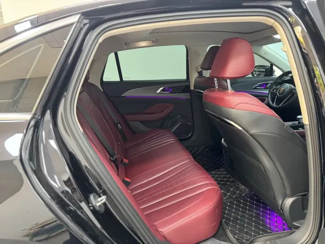 Hongqi H5 — Фото автомобиля 17