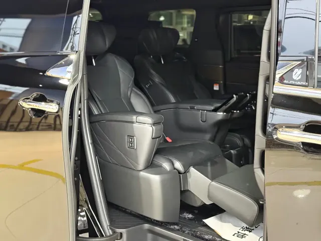 Toyota Alphard — Фото автомобиля 21