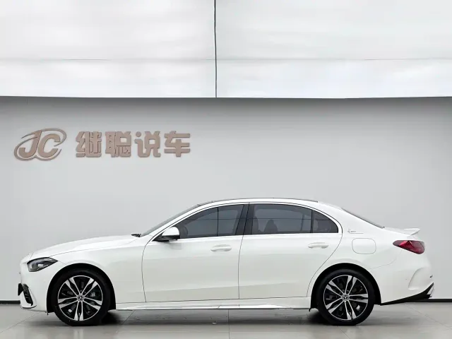 Mercedes-Benz C-Class — Фото автомобиля 3