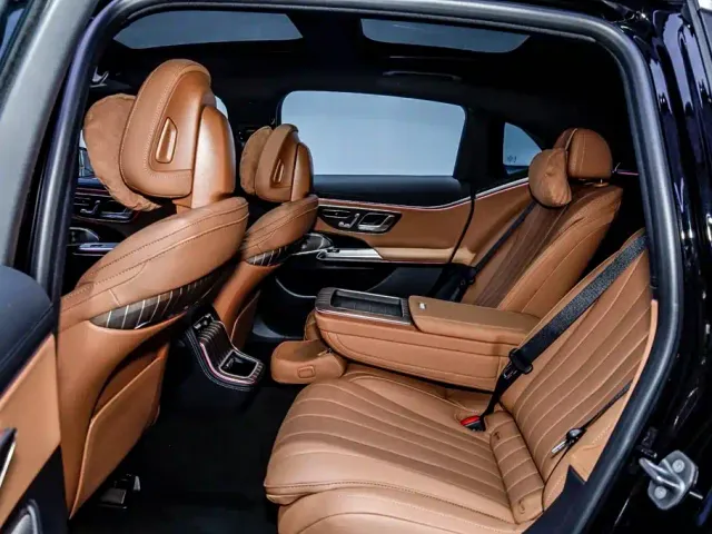 Mercedes-Benz E-Class — Фото автомобиля 10