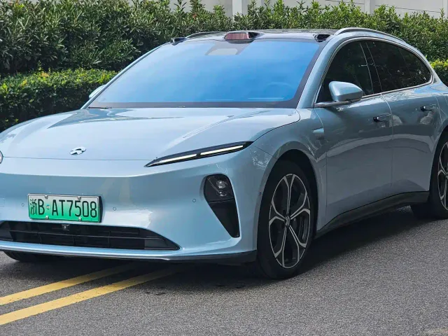 Фотография автомобиля — Nio ET5 Touring