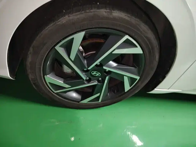 Hyundai Elantra — Фото автомобиля 22