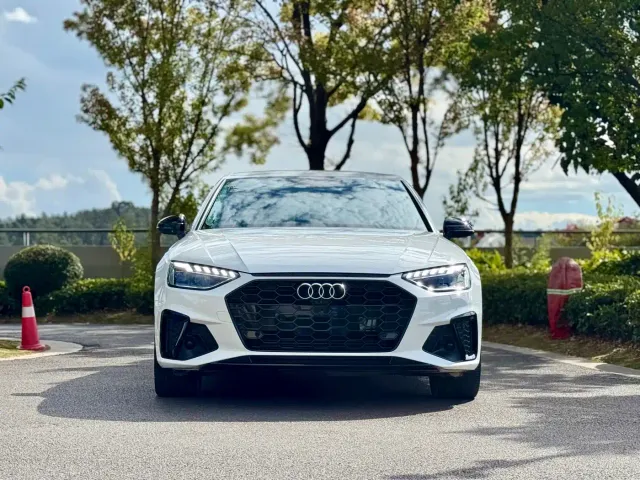Audi A4L — Фото автомобиля 2