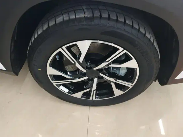 Geely Galaxy L7 — Фото автомобиля 6
