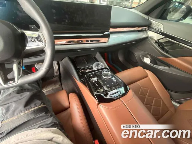 BMW 5 Series G60 — Фото автомобиля 7