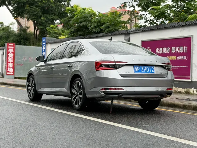 Skoda Superb — Фото автомобиля 6