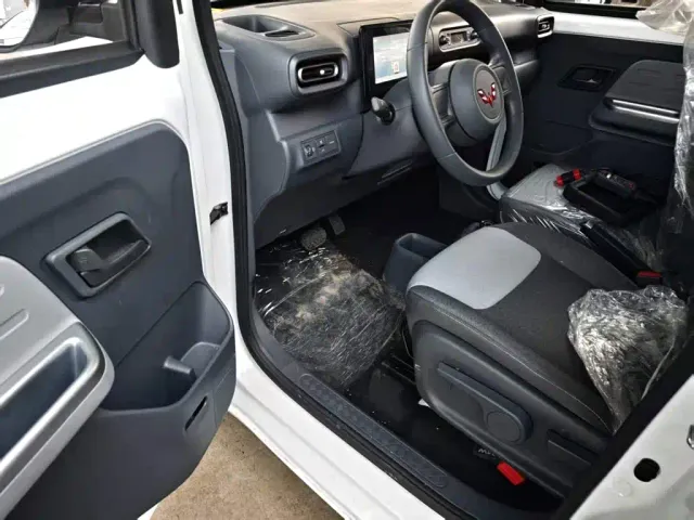 Wuling Zhiguang NEV — Фото автомобиля 15