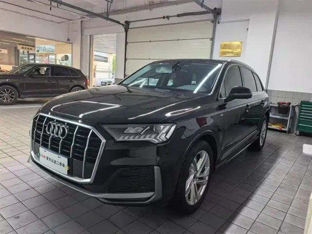 Фотография автомобиля — Audi Q7