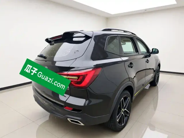 Roewe RX5 — Фото автомобиля 4