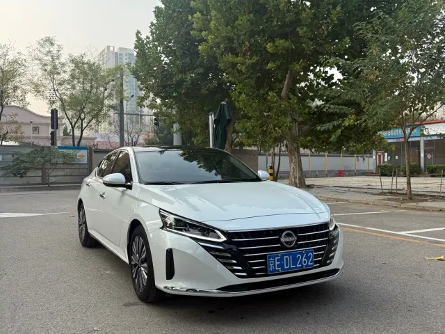 Nissan Teana — Фото автомобиля 3