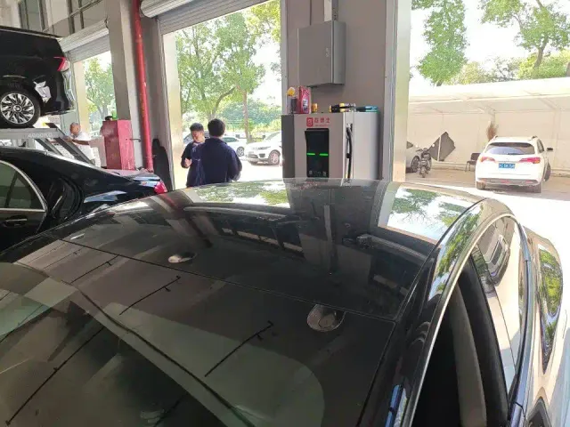 Tesla Model 3 — Фото автомобиля 6