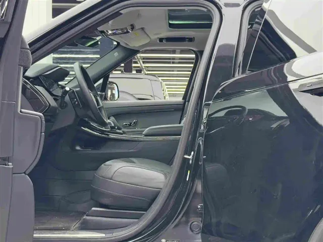 Land Rover Range Rover Sport — Фото автомобиля 8