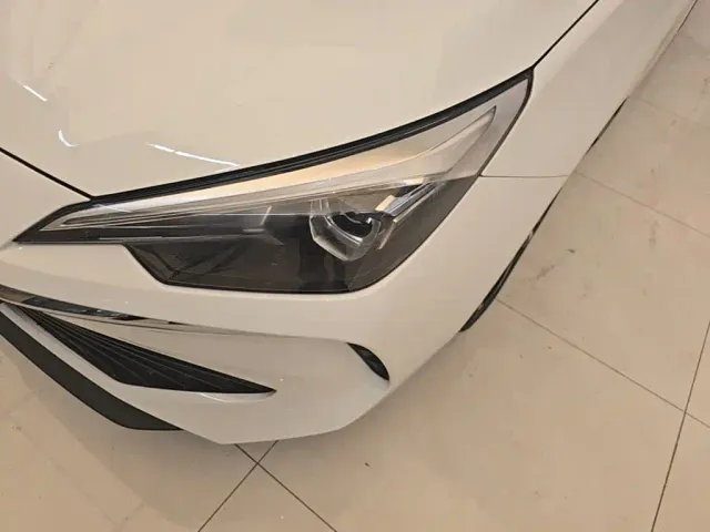 Roewe i5 — Фото автомобиля 23